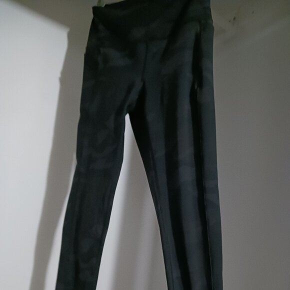 Spyder Pants - Spyder Full Length Camo Leggings with Side Pockets Women's Size S/P
